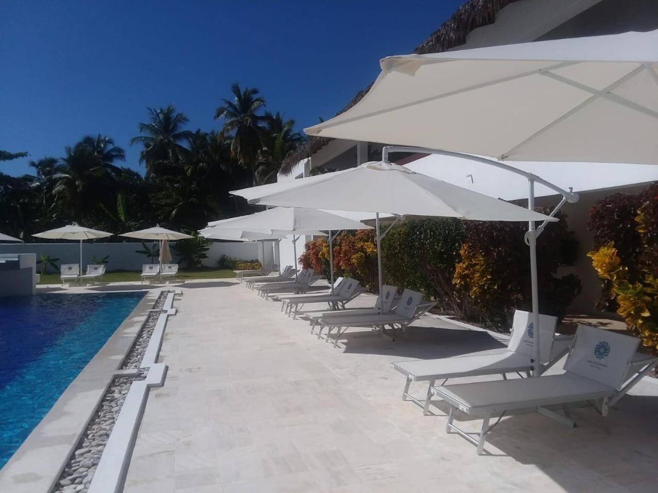 Oasi Encantada - Beach Resort Barahona Bagian luar foto
