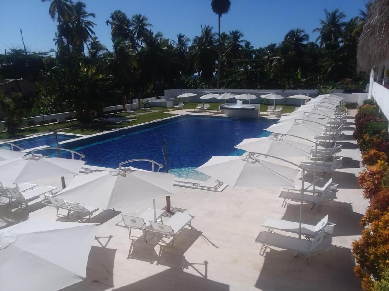 Oasi Encantada - Beach Resort Barahona Bagian luar foto