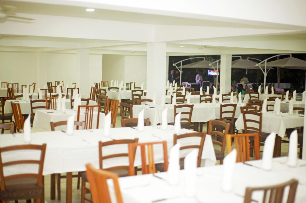 Oasi Encantada - Beach Resort Barahona Bagian luar foto
