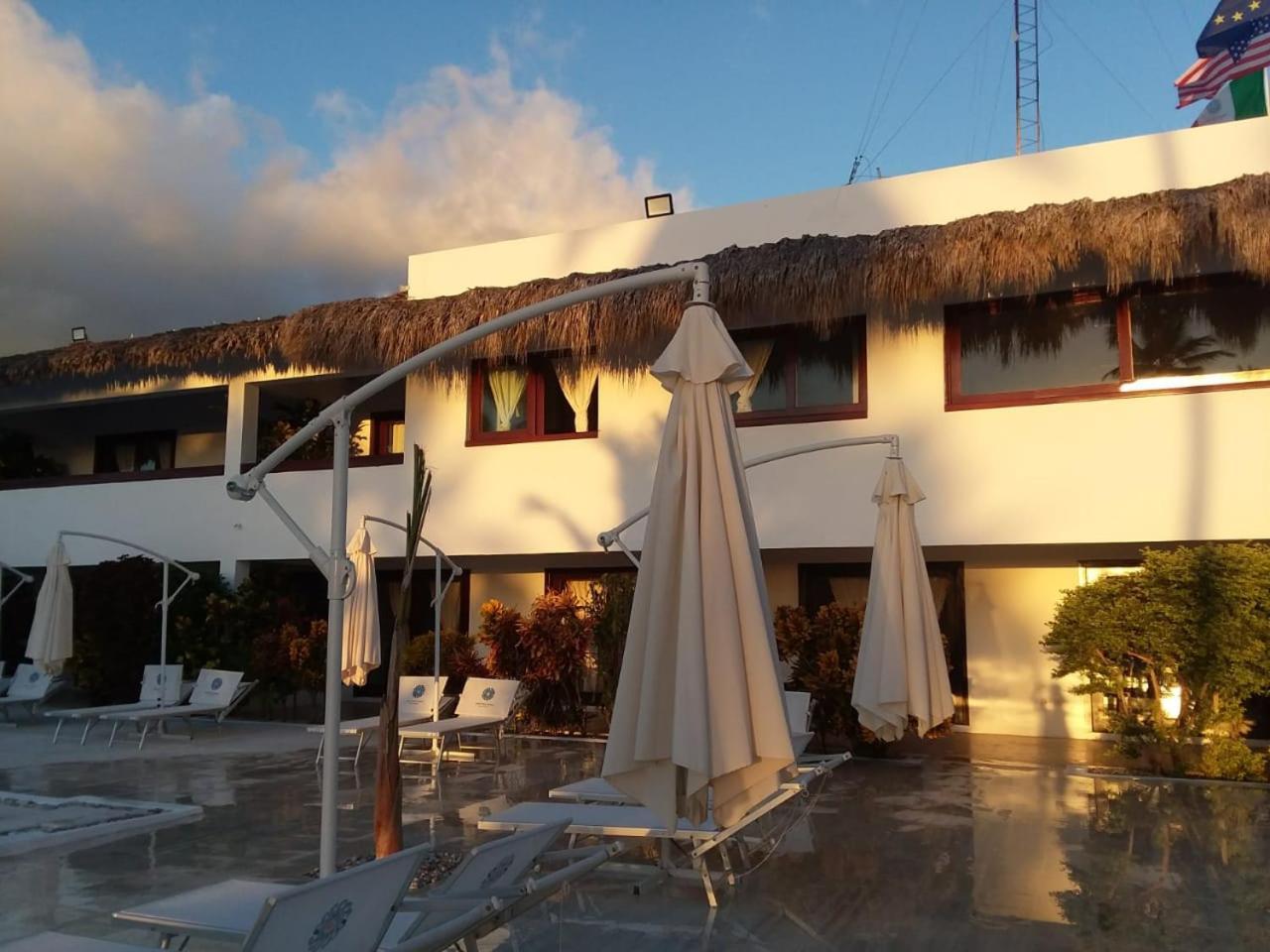 Oasi Encantada - Beach Resort Barahona Bagian luar foto