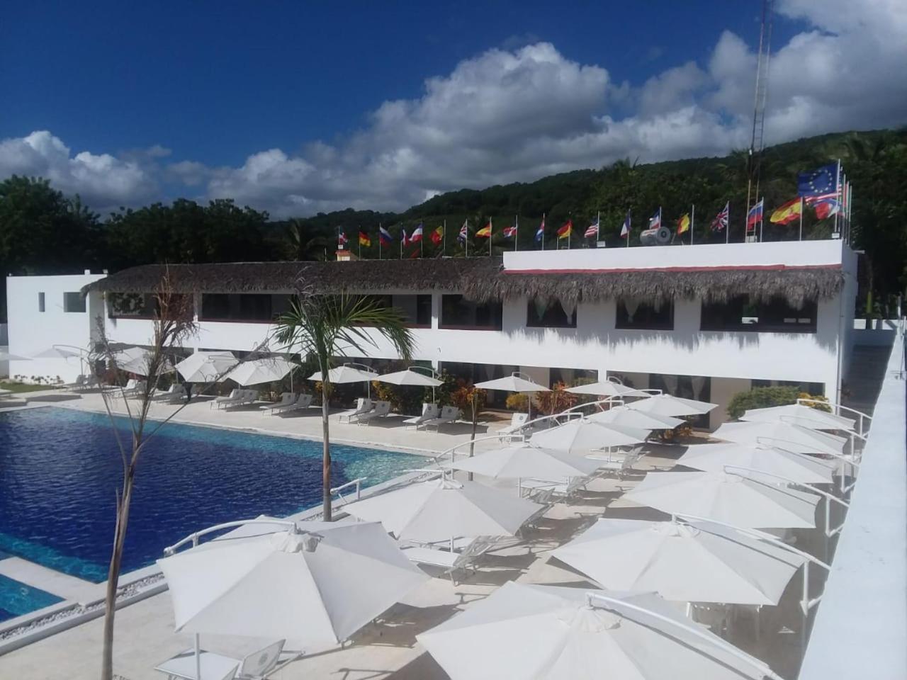 Oasi Encantada - Beach Resort Barahona Bagian luar foto
