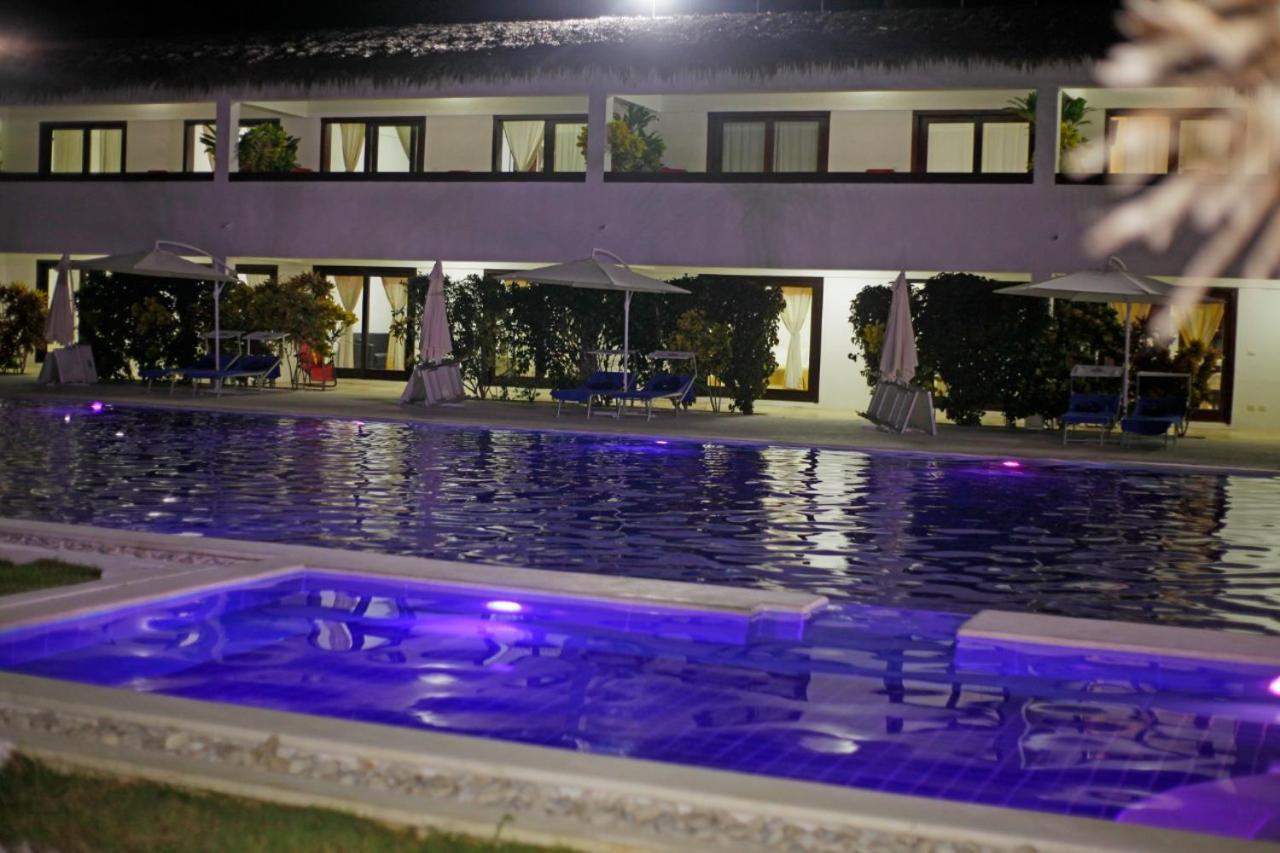 Oasi Encantada - Beach Resort Barahona Bagian luar foto