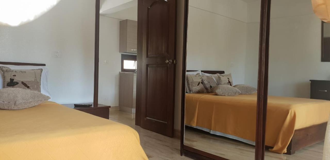 Oasi Encantada - Beach Resort Barahona Bagian luar foto