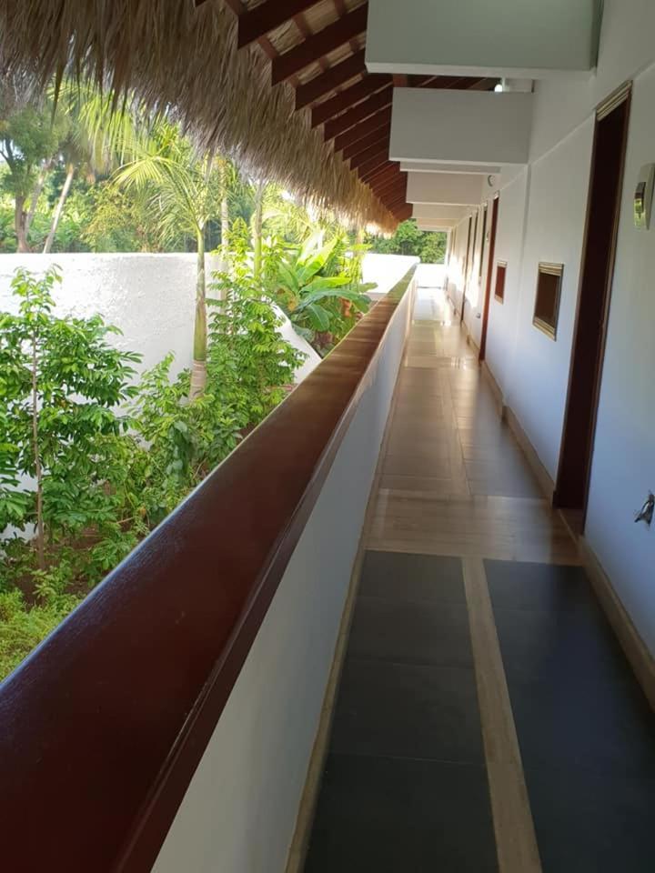 Oasi Encantada - Beach Resort Barahona Bagian luar foto